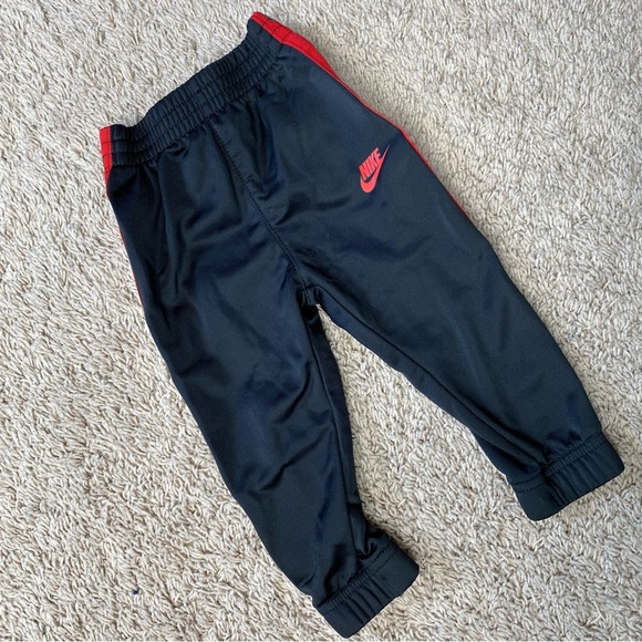 Nike Tracksuit, Infant Size 12 Months - Picture 6 of 10